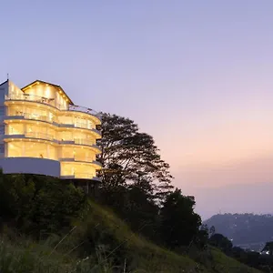***** Hotel The Summit Sri Lanka
